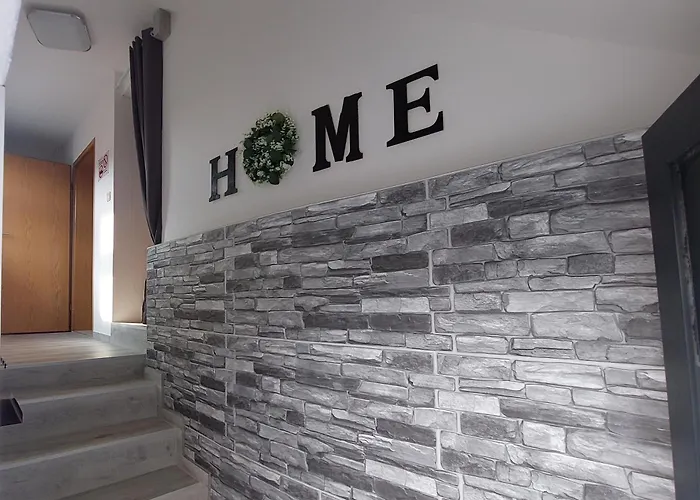 Modernes Appartement HOME near Erfurt, mit Kaffeevollautomat, Entertainmentpaket, WLAN , Einkaufsmöglichkeiten und kostenlosen Parkplatz für PKW und Transporter