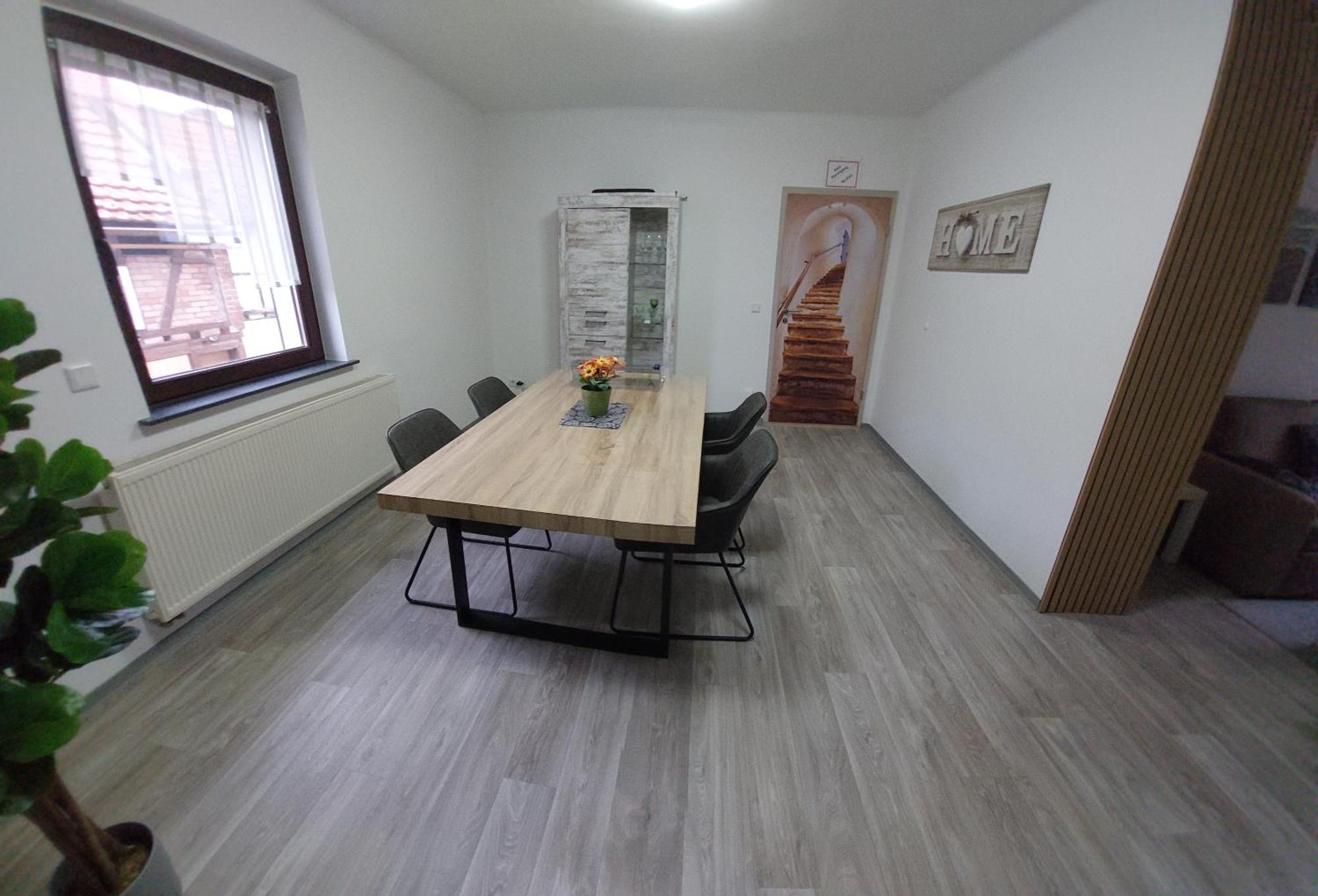 Modernes Appartement: Erfurt Autobahn Oasis Apartment Elxleben