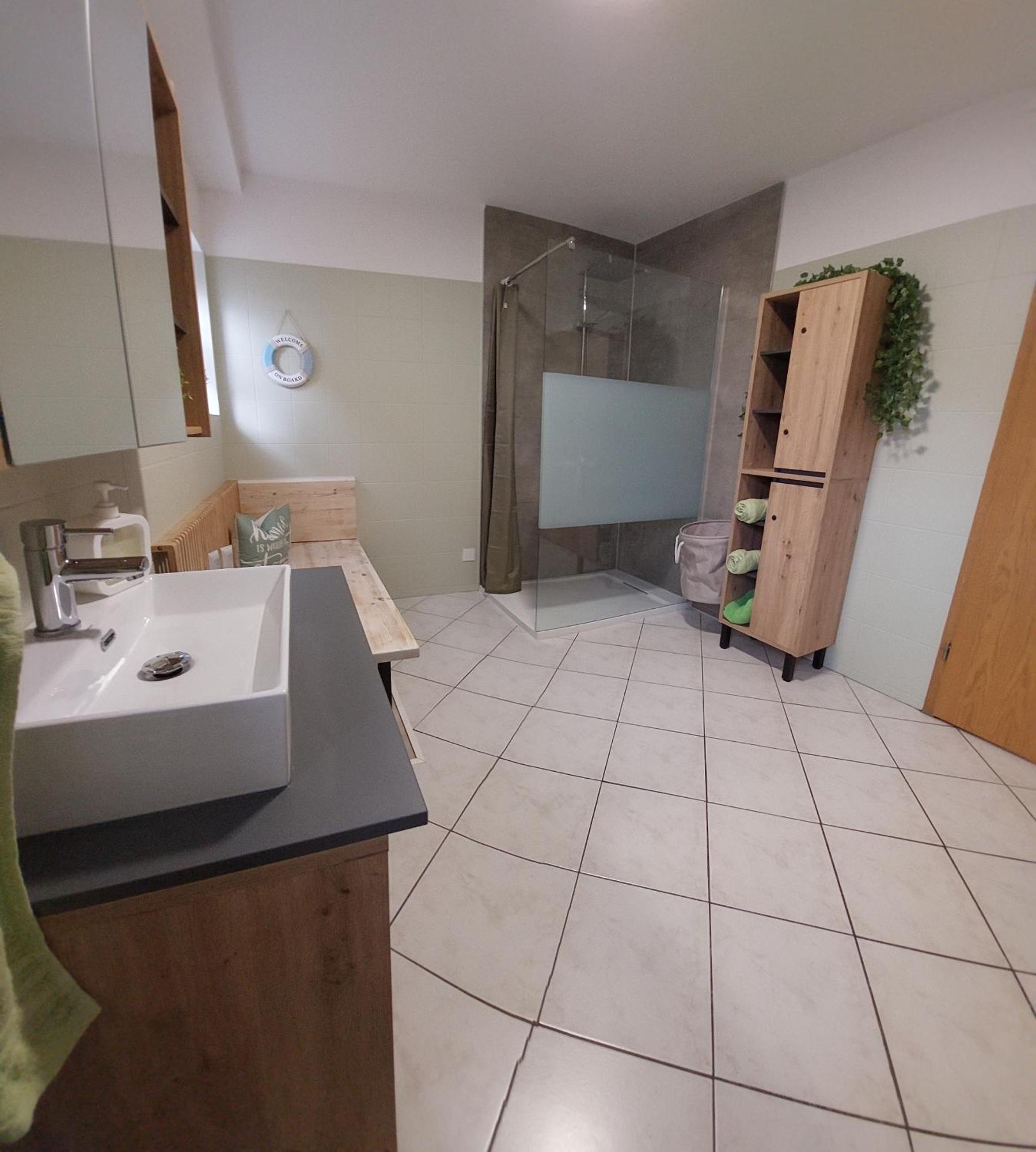 Modernes Appartement: Erfurt Autobahn Oasis * Elxleben